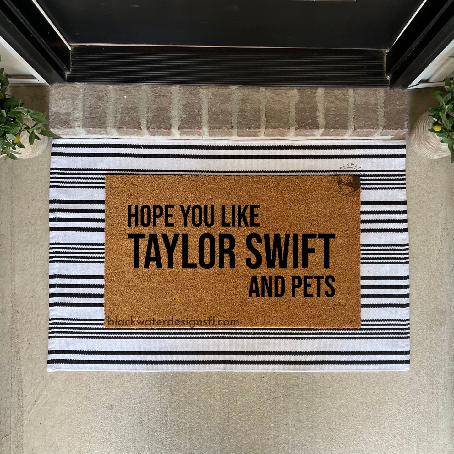 Hope You Like and Pets Doormat, Welcome Mat, Red Door Mat, Entryway Rug, Porch Decor, Housewarming Gift, Hand Painted